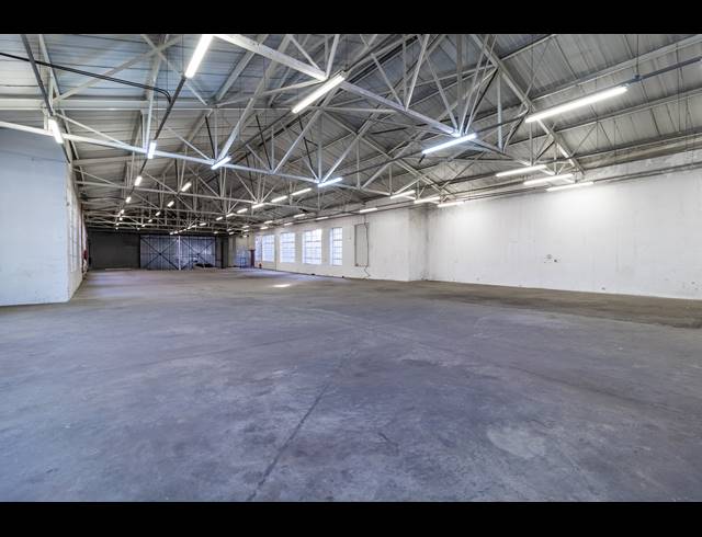 2,000M² WAREHOUSE FOR SALE IN VILLAGE MAIN